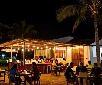 Explorando a Vida Noturna de Barreirinhas: Bares e Diversão